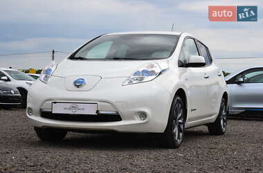 Хэтчбек Nissan Leaf 2016 в 