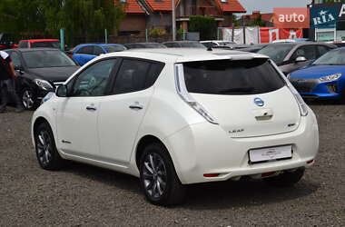 Хэтчбек Nissan Leaf 2016 в 