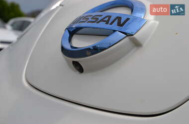 Хэтчбек Nissan Leaf 2016 в 
