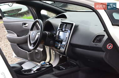 Хэтчбек Nissan Leaf 2016 в 