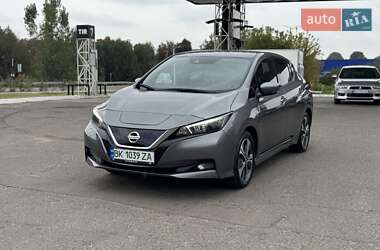 Хэтчбек Nissan Leaf 2020 в 