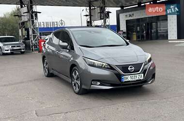 Хэтчбек Nissan Leaf 2020 в 