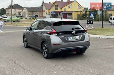 Хэтчбек Nissan Leaf 2020 в 