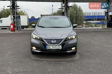 Хэтчбек Nissan Leaf 2020 в 