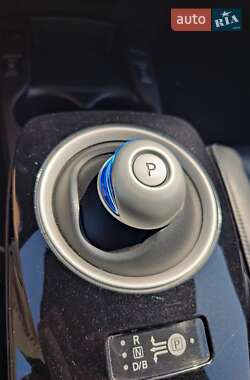 Хэтчбек Nissan Leaf 2014 в 