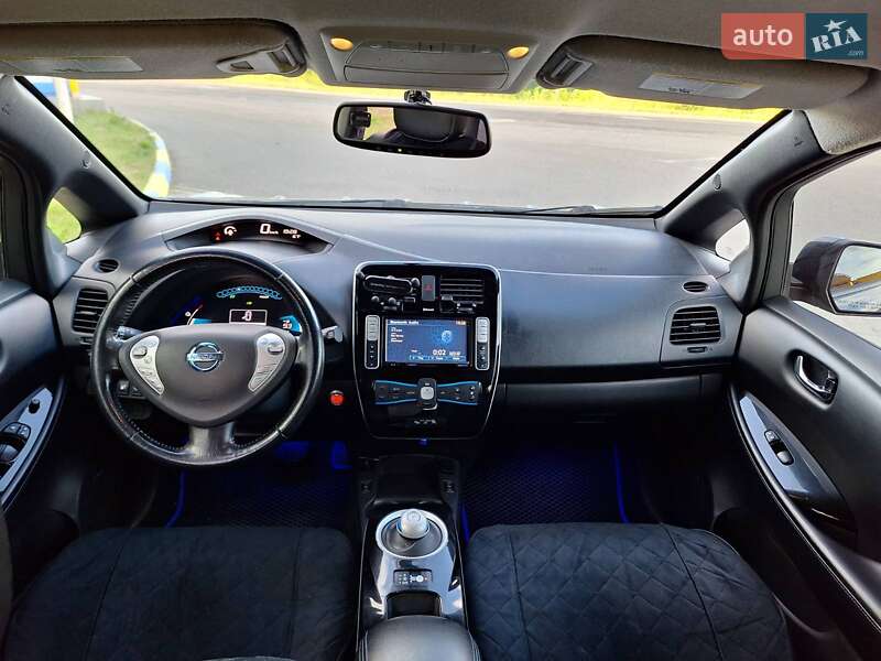 Хэтчбек Nissan Leaf 2013 в Николаеве