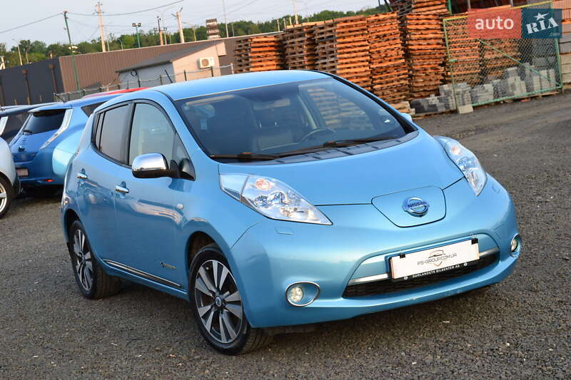 Хэтчбек Nissan Leaf 2014 в 