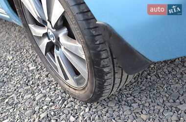 Хэтчбек Nissan Leaf 2014 в 