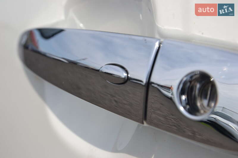 Хетчбек Nissan Leaf 2014 в Луцьку