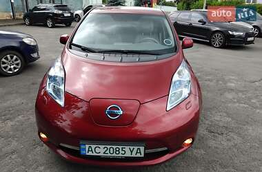 Хэтчбек Nissan Leaf 2012 в 