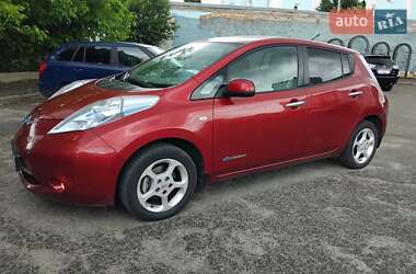 Хэтчбек Nissan Leaf 2012 в 