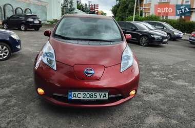 Хэтчбек Nissan Leaf 2012 в 