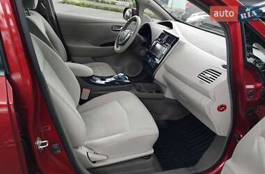 Хэтчбек Nissan Leaf 2012 в 