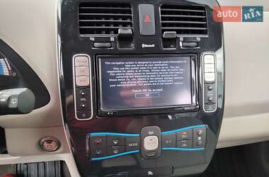 Хэтчбек Nissan Leaf 2012 в 