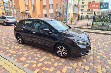 Хэтчбек Nissan Leaf 2018 в 