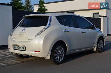 Хэтчбек Nissan Leaf 2016 в 