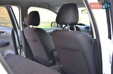Хэтчбек Nissan Leaf 2016 в 