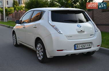 Хэтчбек Nissan Leaf 2016 в 