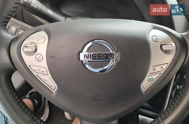 Хетчбек Nissan Leaf 2017 в 