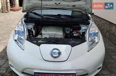 Хетчбек Nissan Leaf 2017 в 