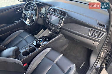Хэтчбек Nissan Leaf 2020 в 
