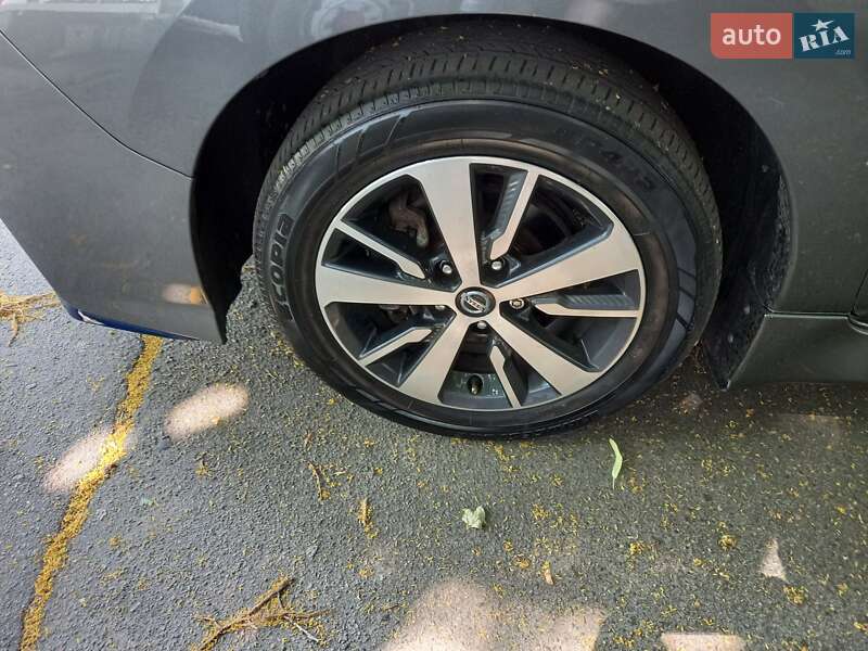 Хетчбек Nissan Leaf 2020 в Києві