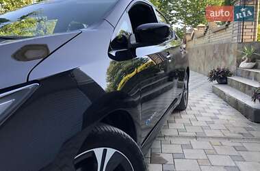 Хэтчбек Nissan Leaf 2018 в 