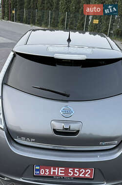 Хэтчбек Nissan Leaf 2016 в 