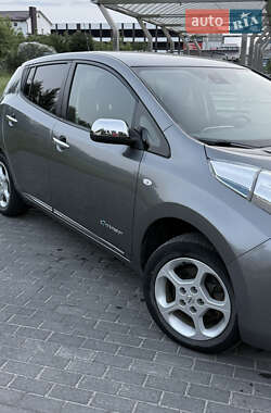 Хэтчбек Nissan Leaf 2016 в 