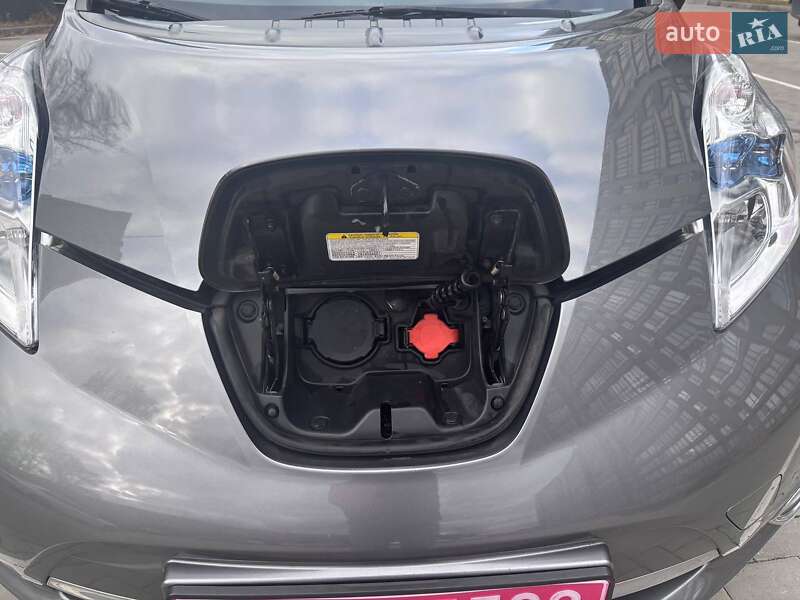 Хэтчбек Nissan Leaf 2013 в Житомире