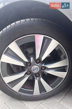 Хэтчбек Nissan Leaf 2013 в Житомире