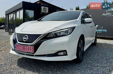 Хетчбек Nissan Leaf 2021 в 