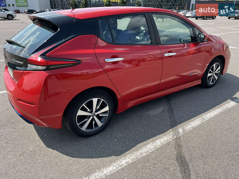 Хэтчбек Nissan Leaf 2019 в Киеве