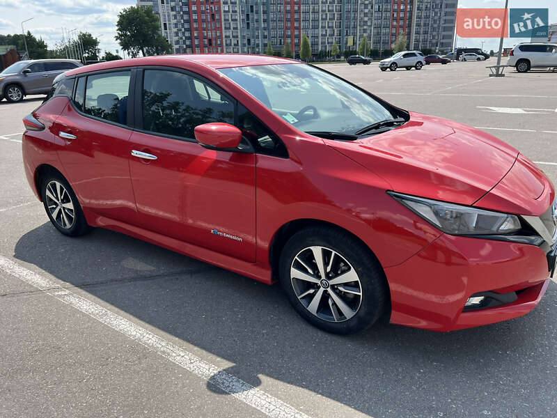 Хэтчбек Nissan Leaf 2019 в Киеве
