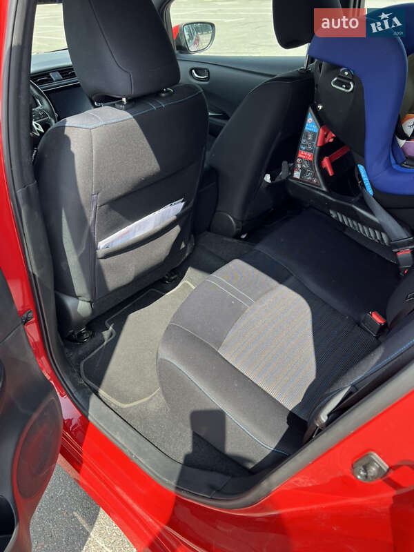 Хэтчбек Nissan Leaf 2019 в Киеве