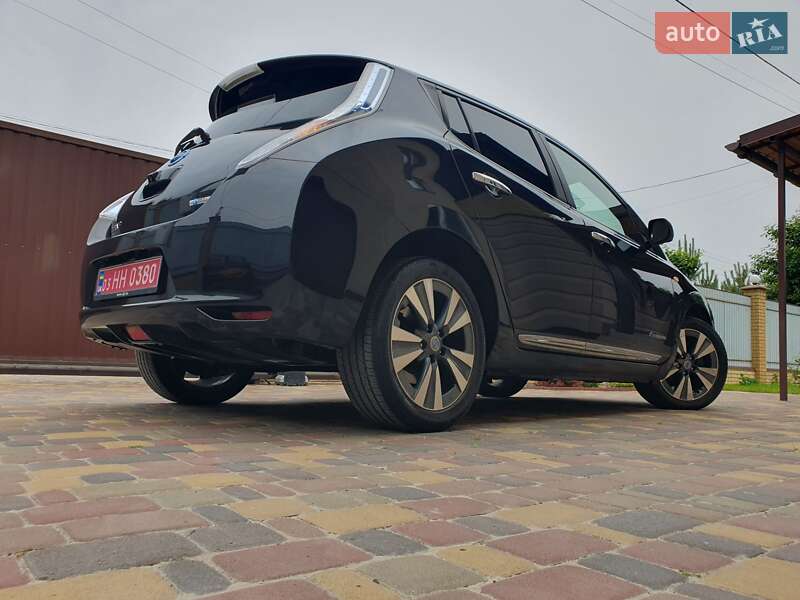 Хетчбек Nissan Leaf 2013 в Горі