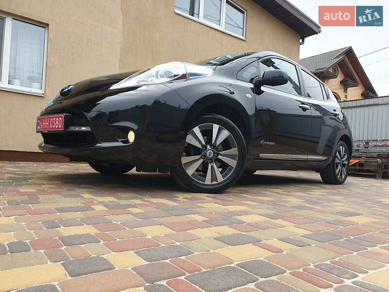Хетчбек Nissan Leaf 2013 в Горі