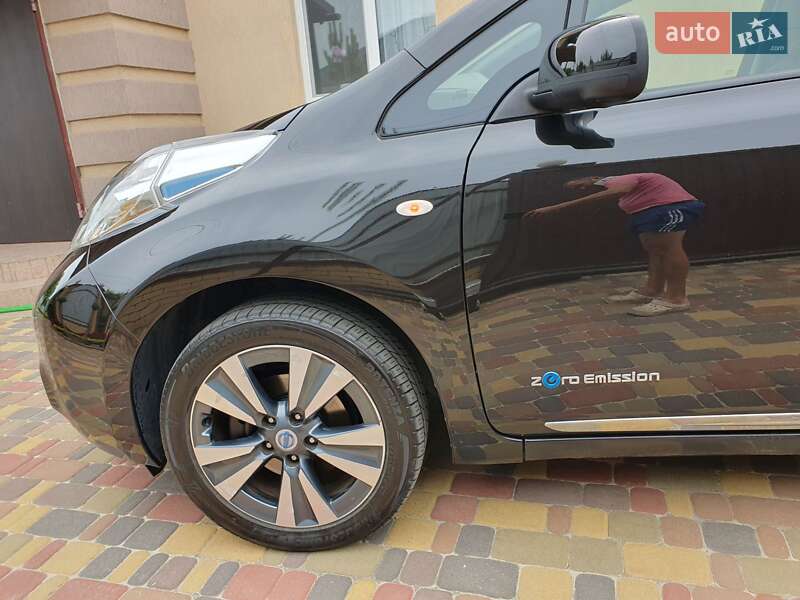 Хетчбек Nissan Leaf 2013 в Горі