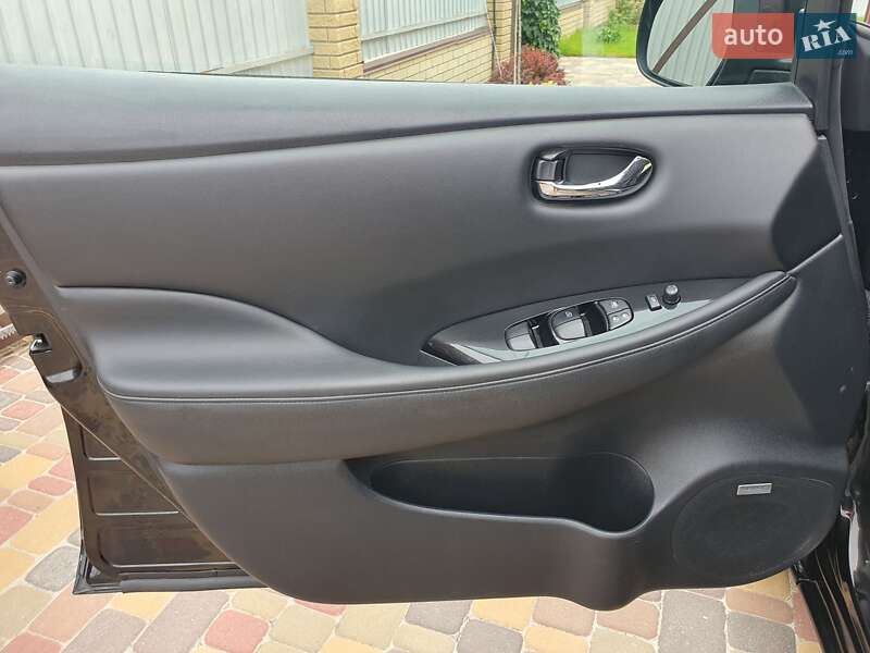 Хетчбек Nissan Leaf 2013 в Горі