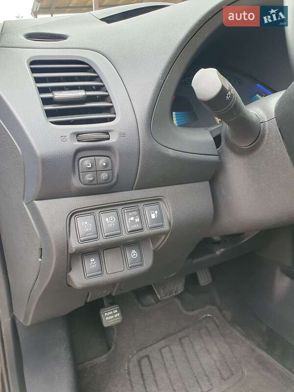 Хетчбек Nissan Leaf 2013 в Горі