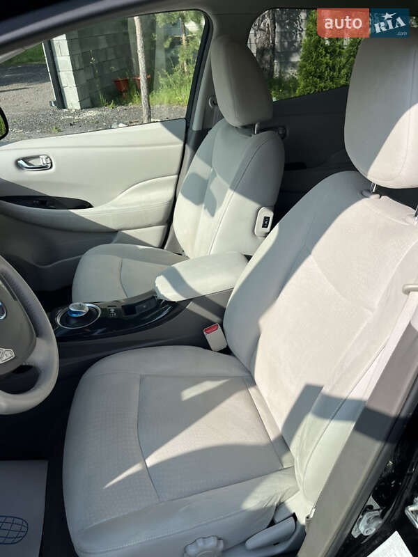 Хэтчбек Nissan Leaf 2012 в Кременце