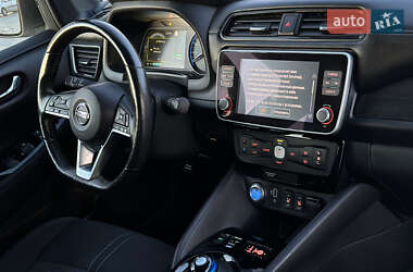Хэтчбек Nissan Leaf 2020 в 