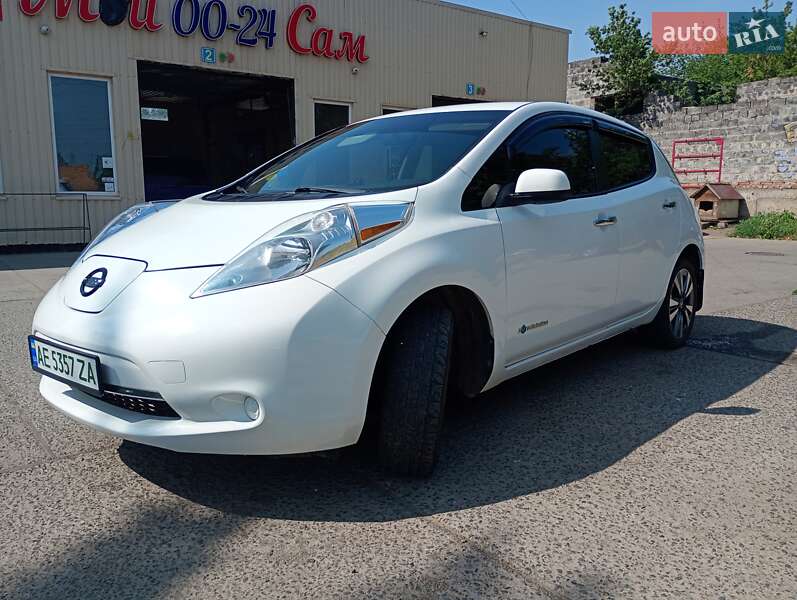 Хэтчбек Nissan Leaf 2013 в Кривом Роге