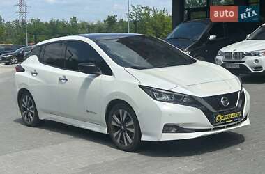 Хэтчбек Nissan Leaf 2018 в Черновцах