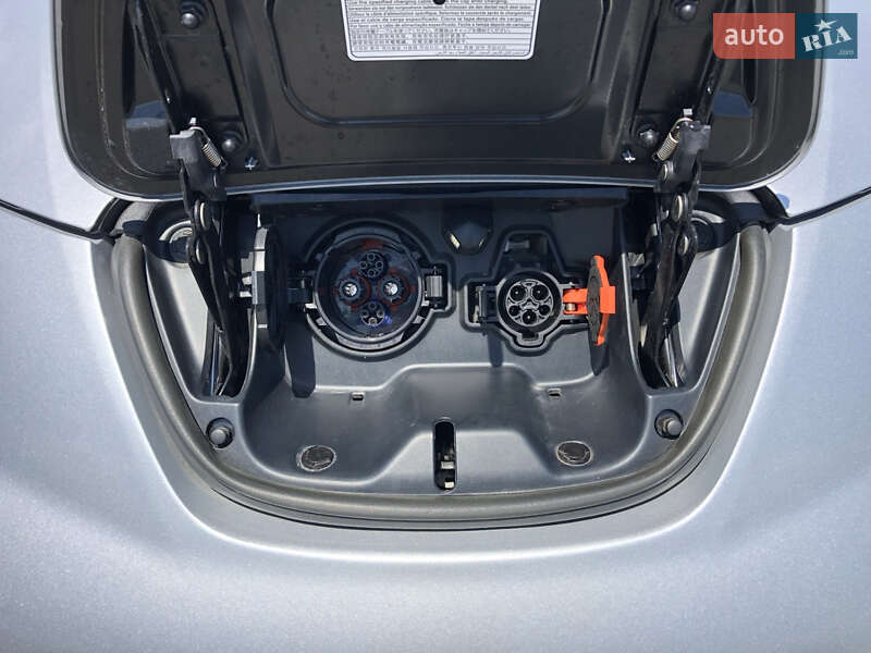 Хэтчбек Nissan Leaf 2013 в Тернополе