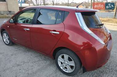 Хэтчбек Nissan Leaf 2012 в 
