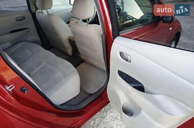 Хэтчбек Nissan Leaf 2012 в 