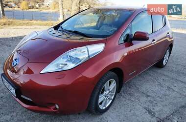 Хэтчбек Nissan Leaf 2012 в 
