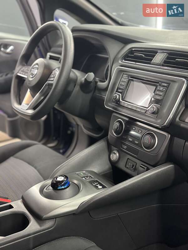 Хэтчбек Nissan Leaf 2018 в Черновцах