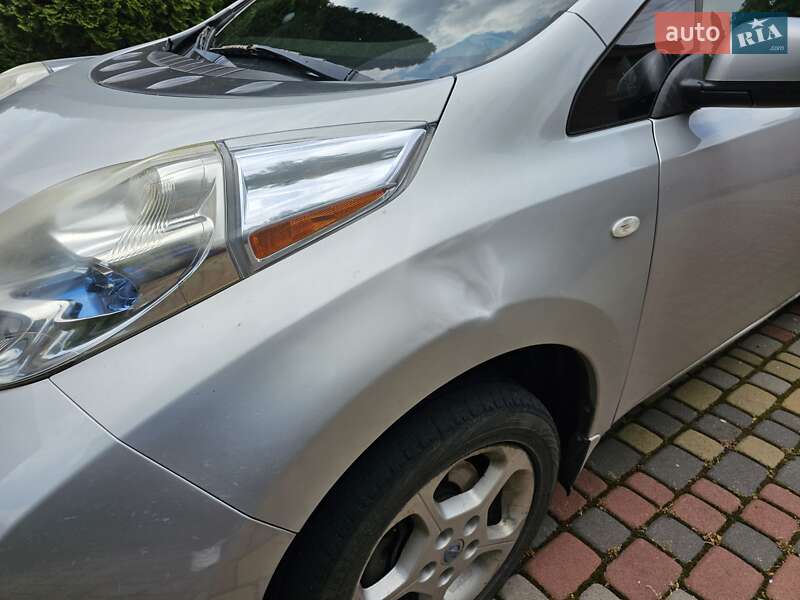 Хэтчбек Nissan Leaf 2011 в Киеве